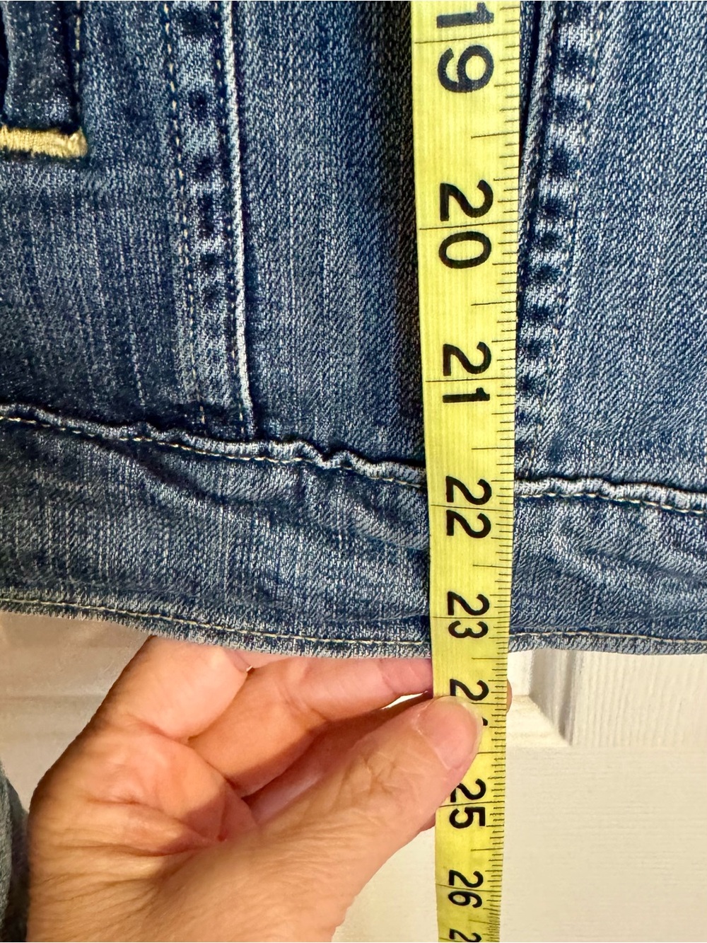 Levi's Denim Trucker Jacket - Size Medium - Picture 8 of 9
